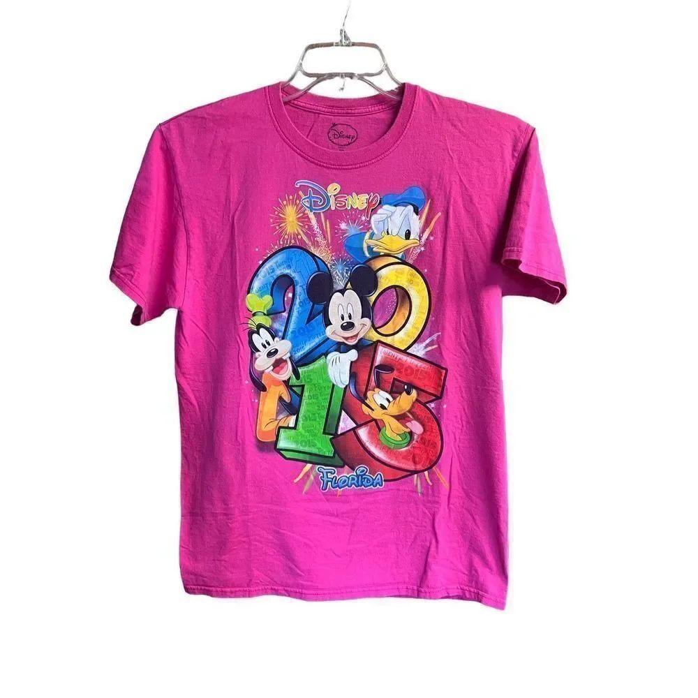 🔥 5/20🔥 Disney tee shirt Sz M